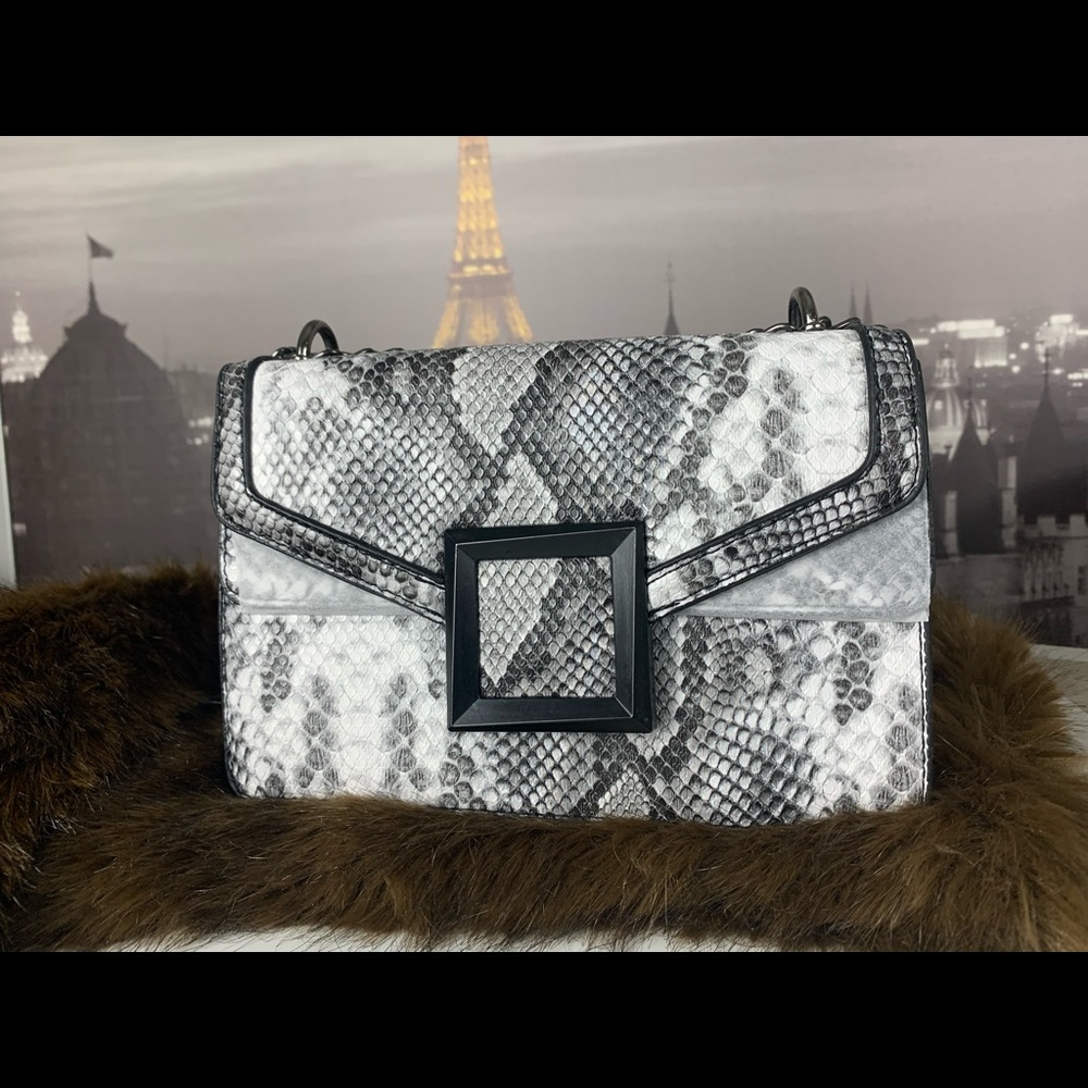 Women handbags